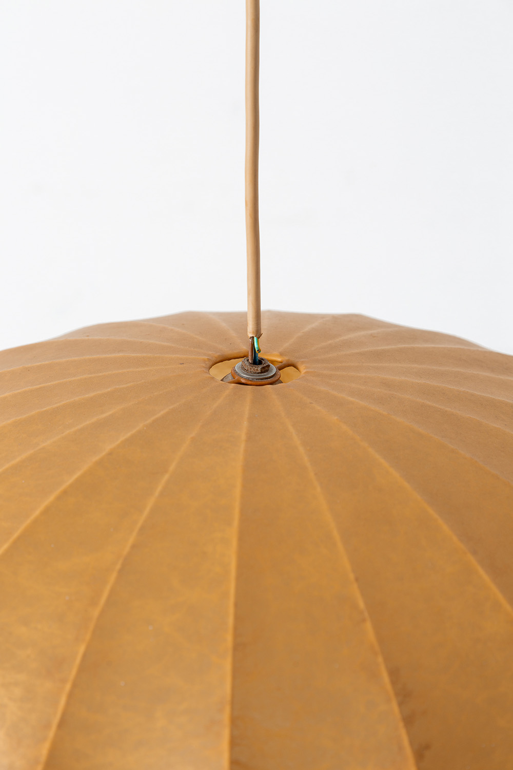 Cocoon Pendant Lamp in Resin and Plastic
