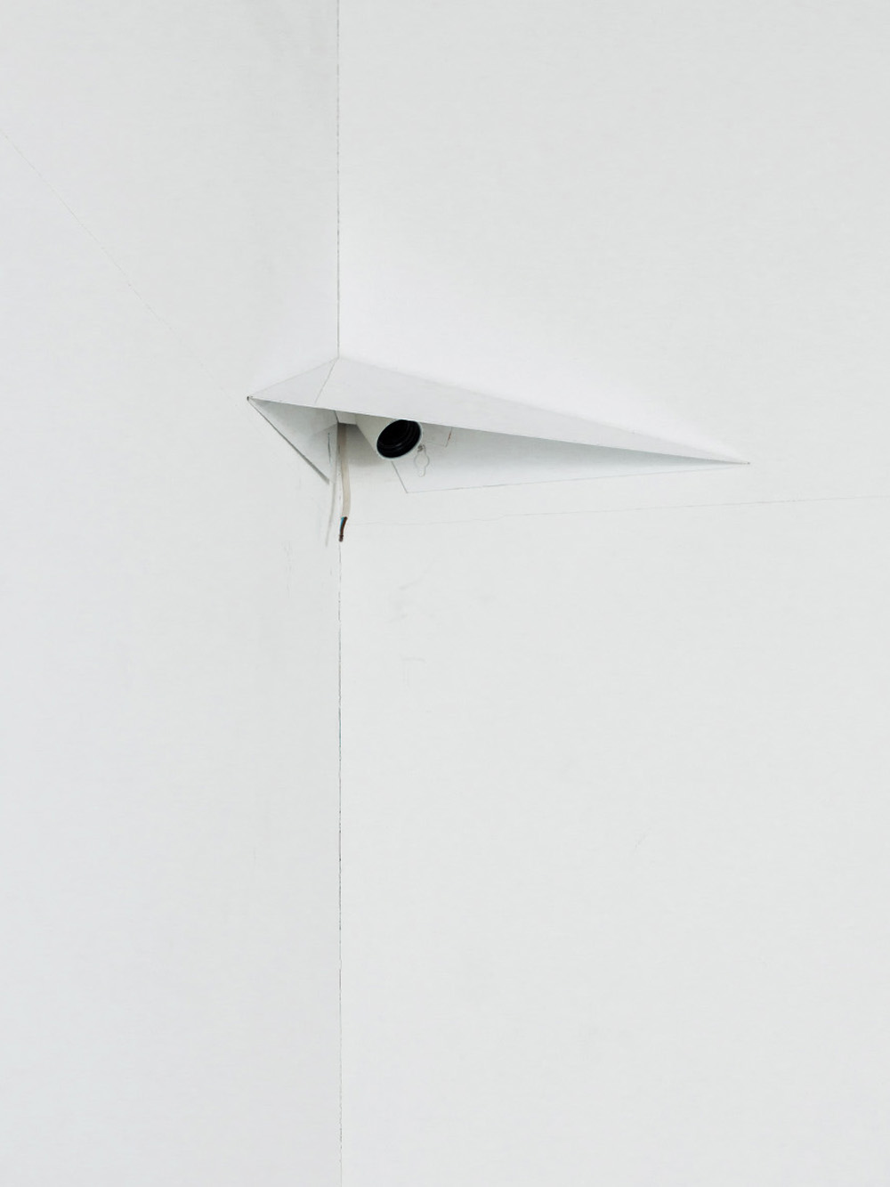 Corner Wall Lamp in Metal and White