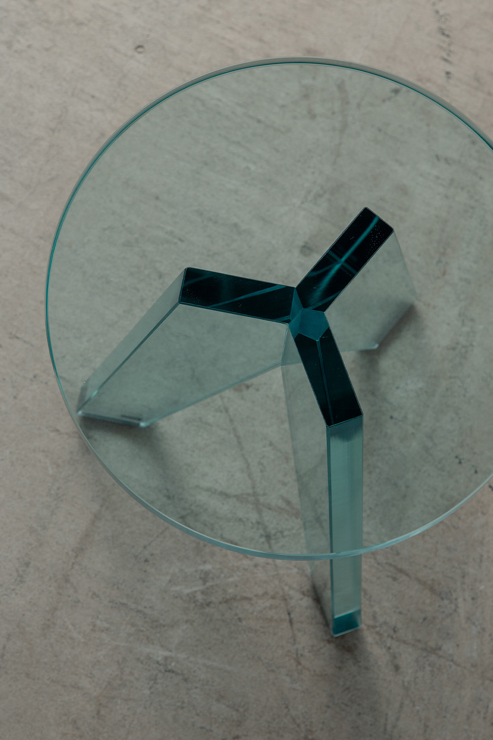 Crystal Stool,Philippe Starck,フィリップ・スタルク,清澄白河,Antique,Vintage,Interior Design,topso,stoop,stool,アンティーク,ビンテージ,ヴィンテージ,家具,雑貨,インテリア,店舗什器,設計,インテリアデザイン,内装,什器,店舗設計,ギャラリー,デザイナーズ家具,ショールーム,椅子,スツール,GLAS ITALIA,グラスイタリア