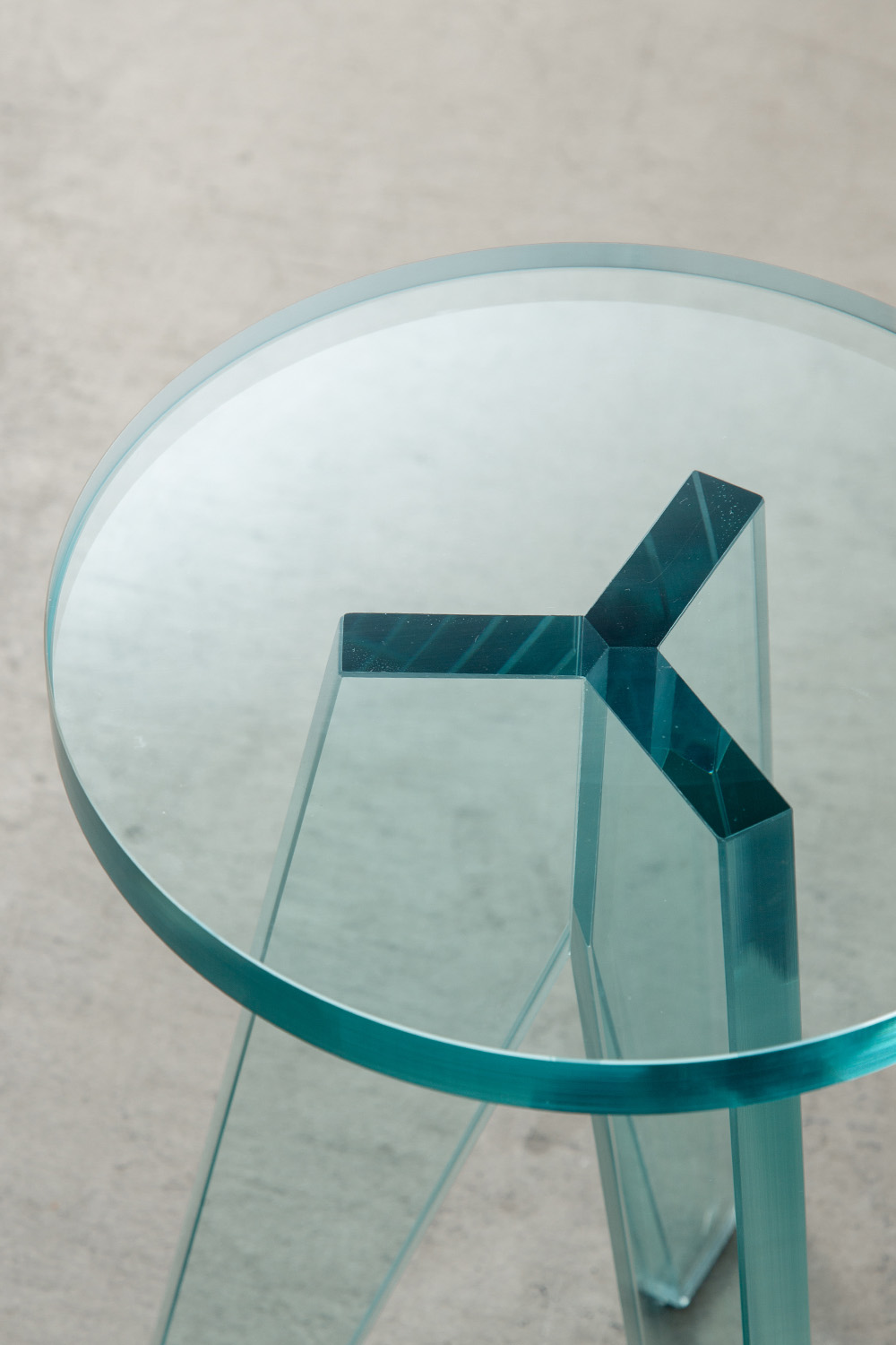 Crystal Stool,Philippe Starck,フィリップ・スタルク,清澄白河,Antique,Vintage,Interior Design,topso,stoop,stool,アンティーク,ビンテージ,ヴィンテージ,家具,雑貨,インテリア,店舗什器,設計,インテリアデザイン,内装,什器,店舗設計,ギャラリー,デザイナーズ家具,ショールーム,椅子,スツール,GLAS ITALIA,グラスイタリア