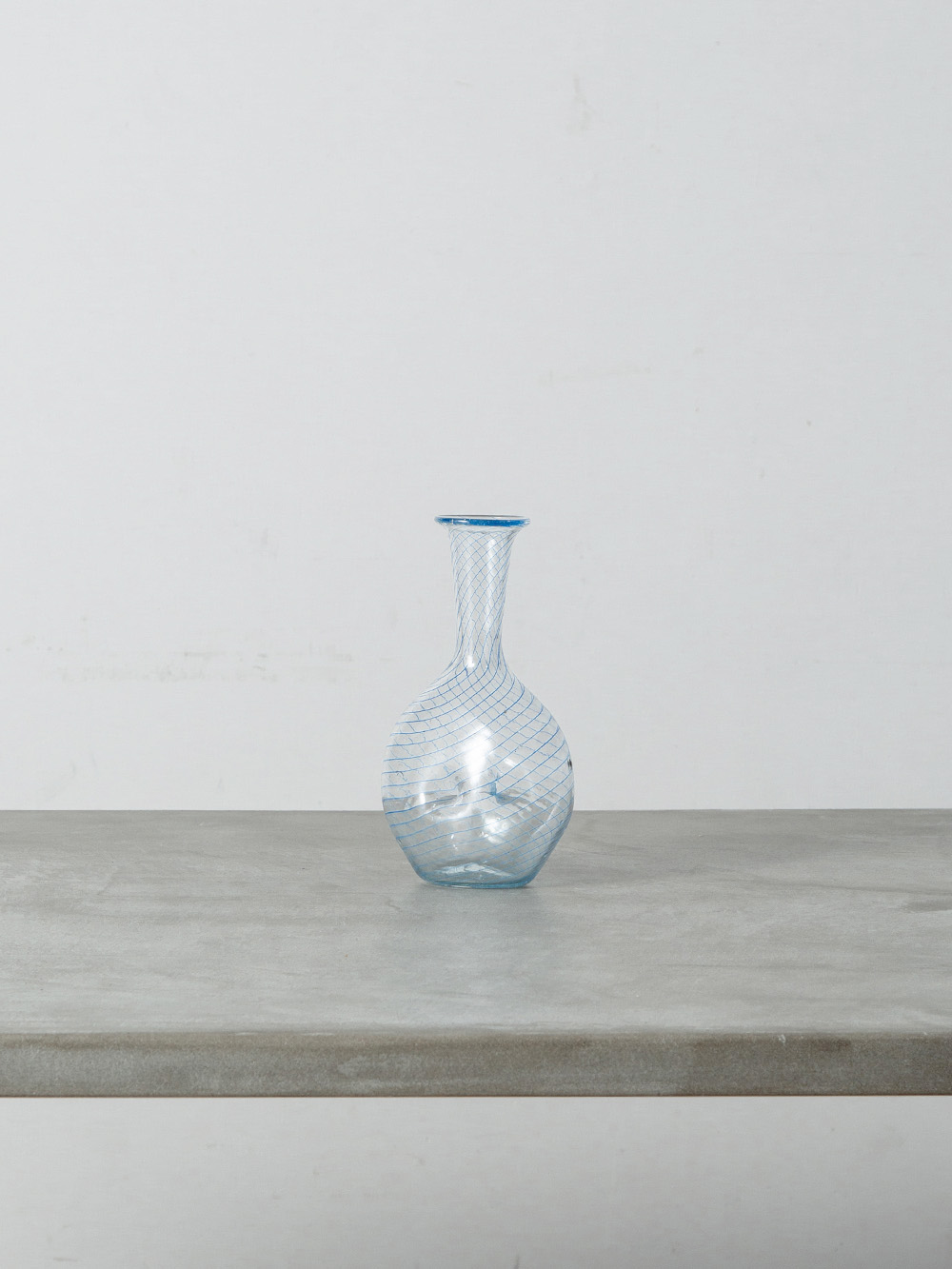 Flower Vase in Oblique Stripe