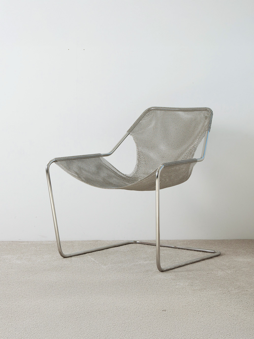Paulistano Mesh Arm Chair by Paulo Mendes da Rocha for OBJEKTO