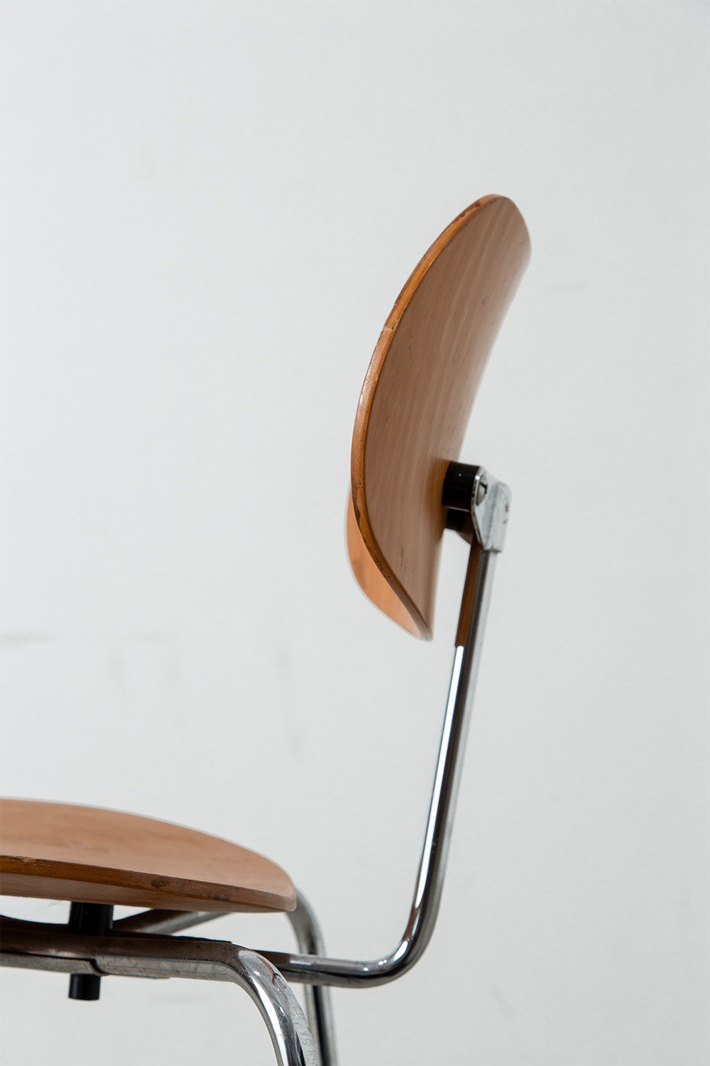 ‘SE 68’ Stacking Chair by Egon Eiermann for Wilde + Spieth in Wood and Steel