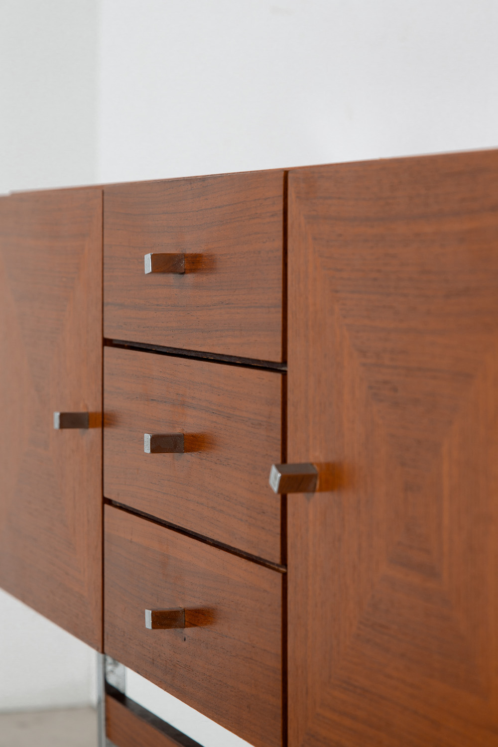 Sideboard in Wood and Aluminum