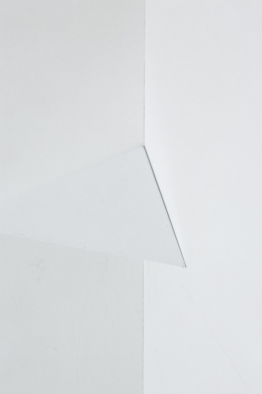 Corner Wall Lamp in Metal and White