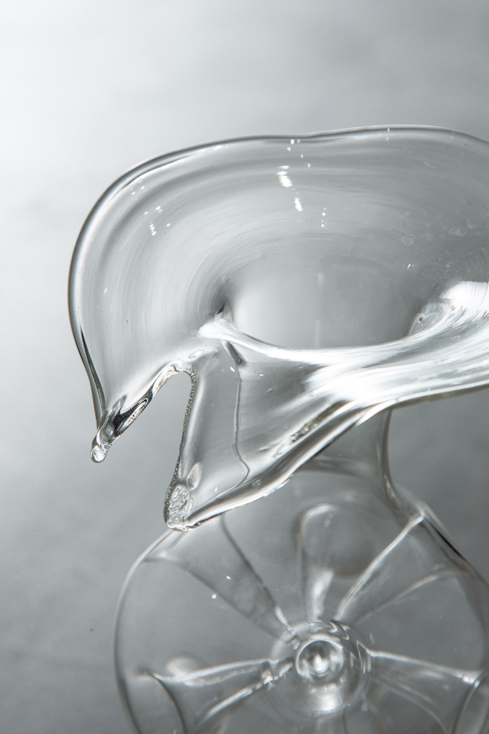 Flower Vase in Glass and Clear