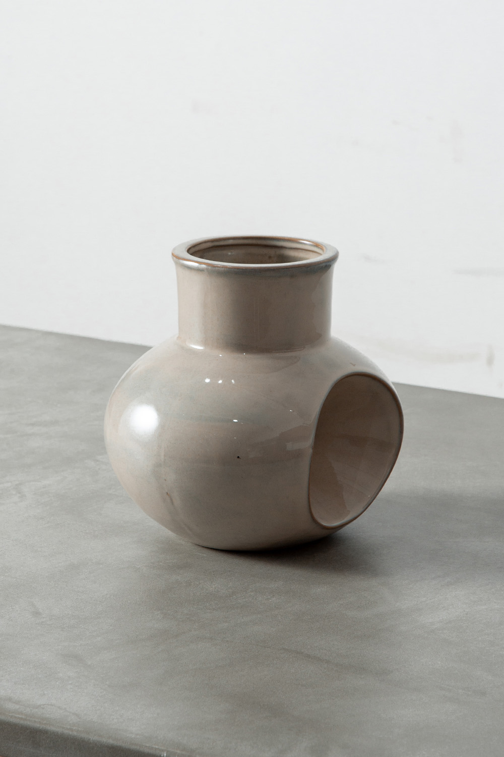 Flower Vase in Ceramic