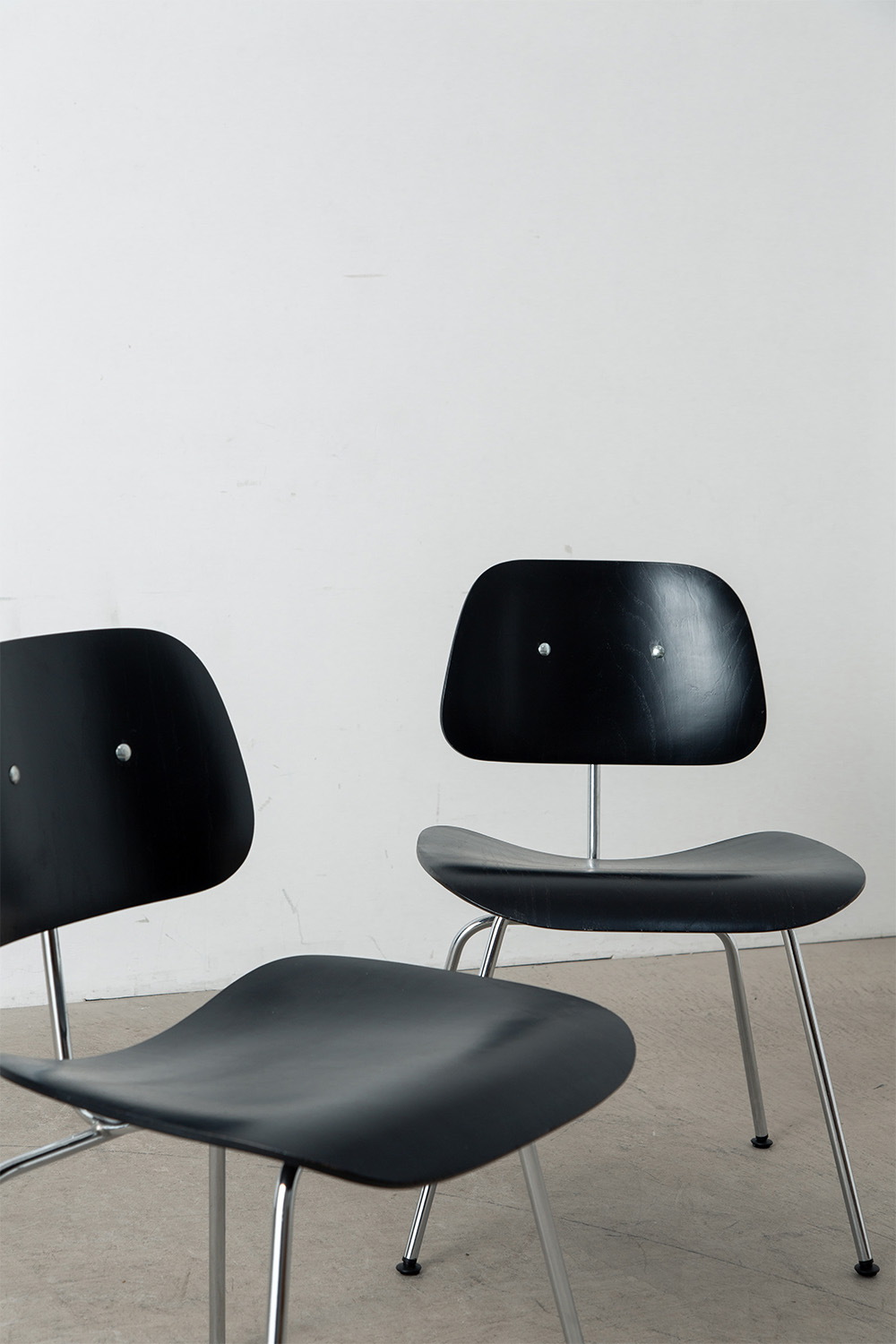 ‘DCM‘ Chair by Charles & Ray Eames for Herman Miller in Plywood and Stainless