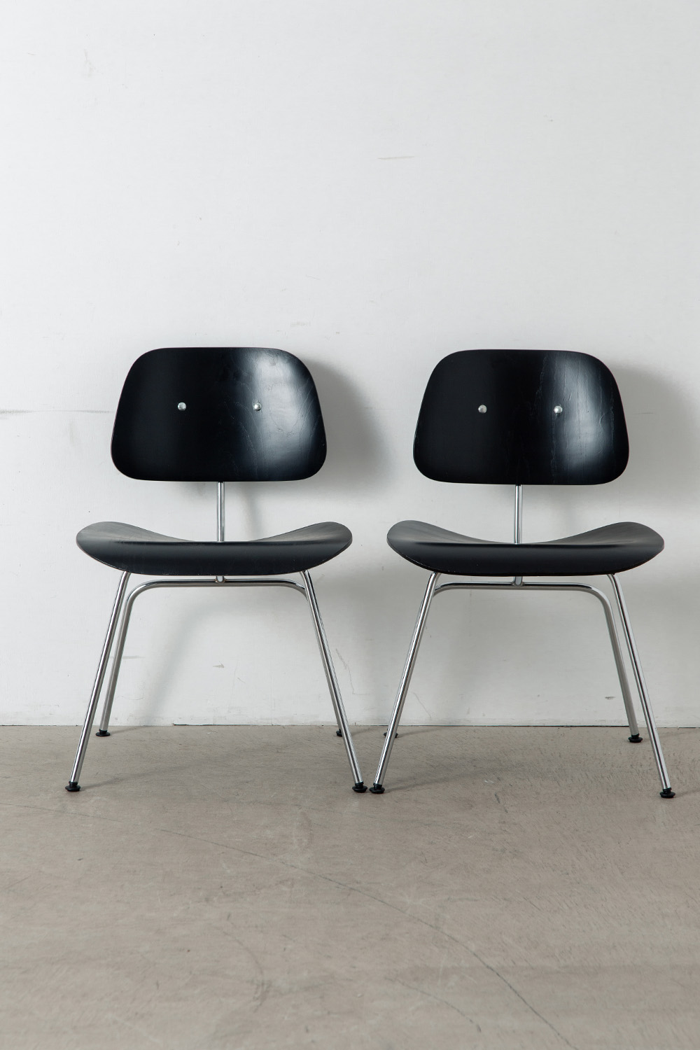 ‘DCM‘ Chair by Charles & Ray Eames for Herman Miller in Plywood and Stainless