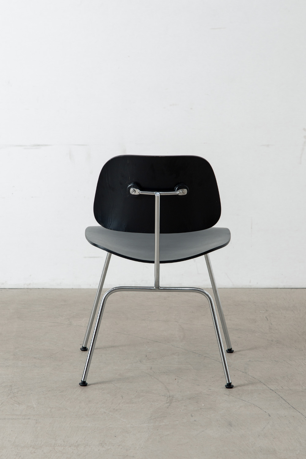 ‘DCM‘ Chair by Charles & Ray Eames for Herman Miller in Plywood and Stainless