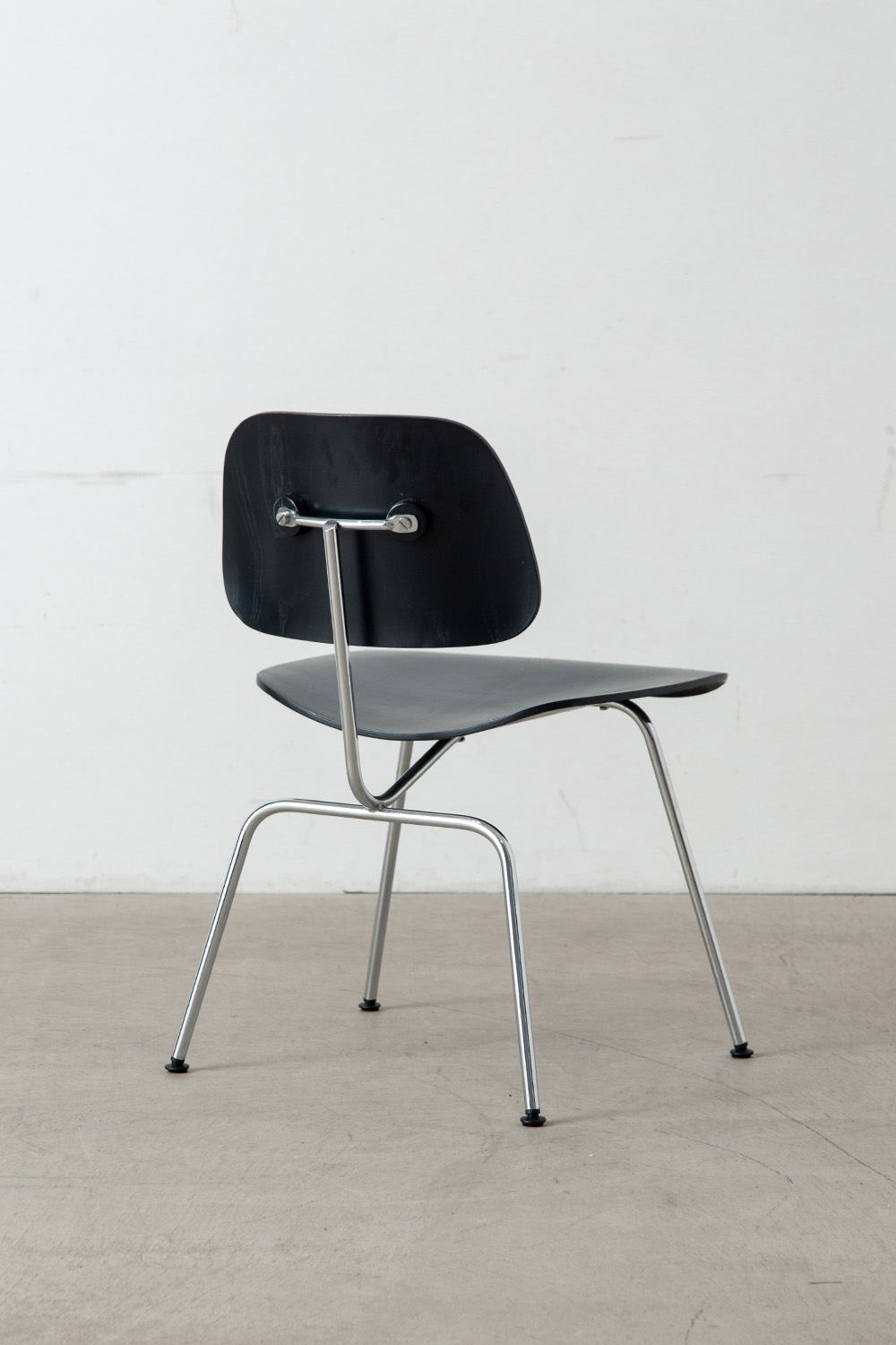 ‘DCM‘ Chair by Charles & Ray Eames for Herman Miller in Plywood and Stainless