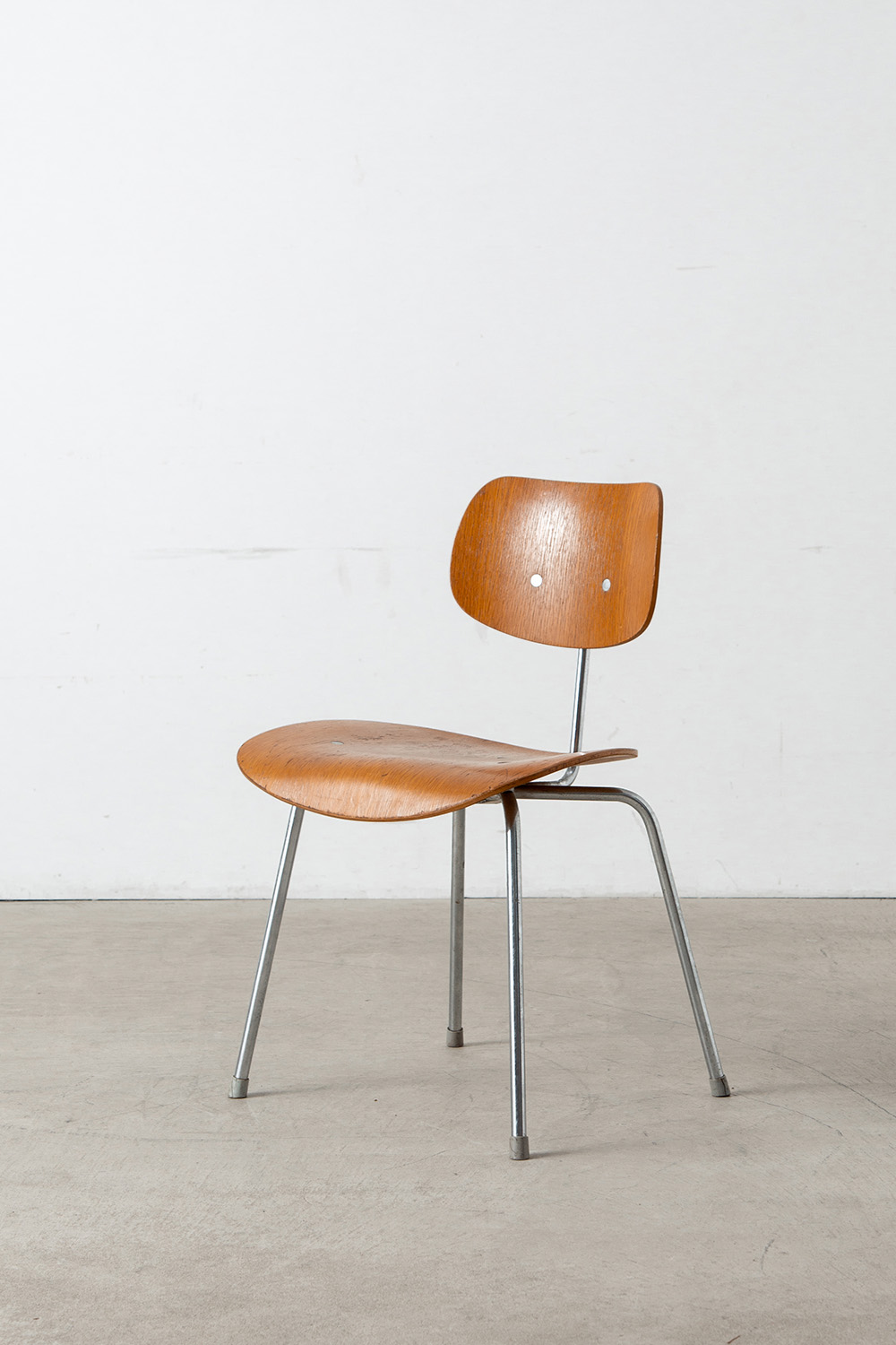 ‘SE 68’ Chair by Egon Eiermann for Wilde + Spieth in Wood and Steel