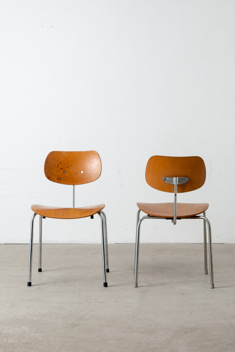 ‘SE 68’ Stacking Chair by Egon Eiermann for Wilde + Spieth in Wood and Steel