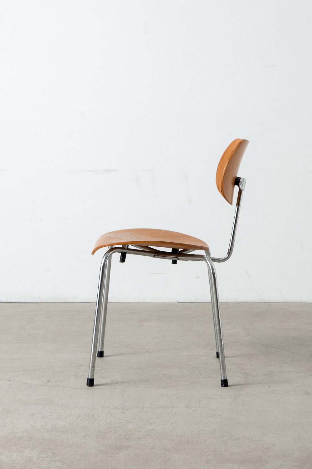 ‘SE 68’ Stacking Chair by Egon Eiermann for Wilde + Spieth in Wood and Steel