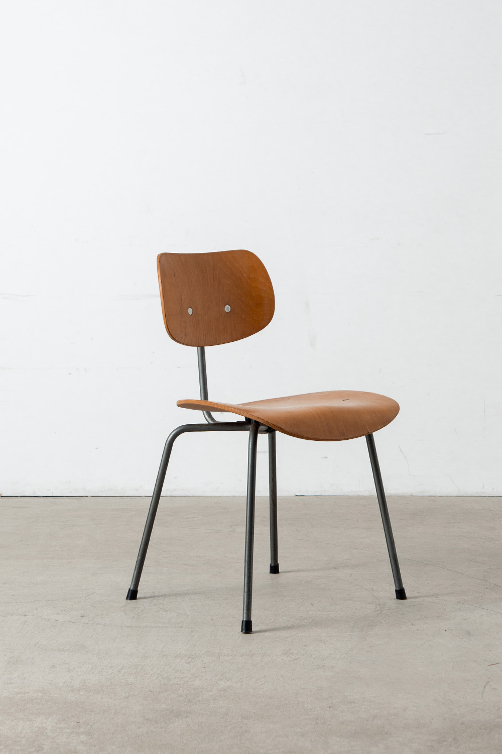 ‘SE 68’ Chair by Egon Eiermann for Wilde + Spieth in Wood and Steel