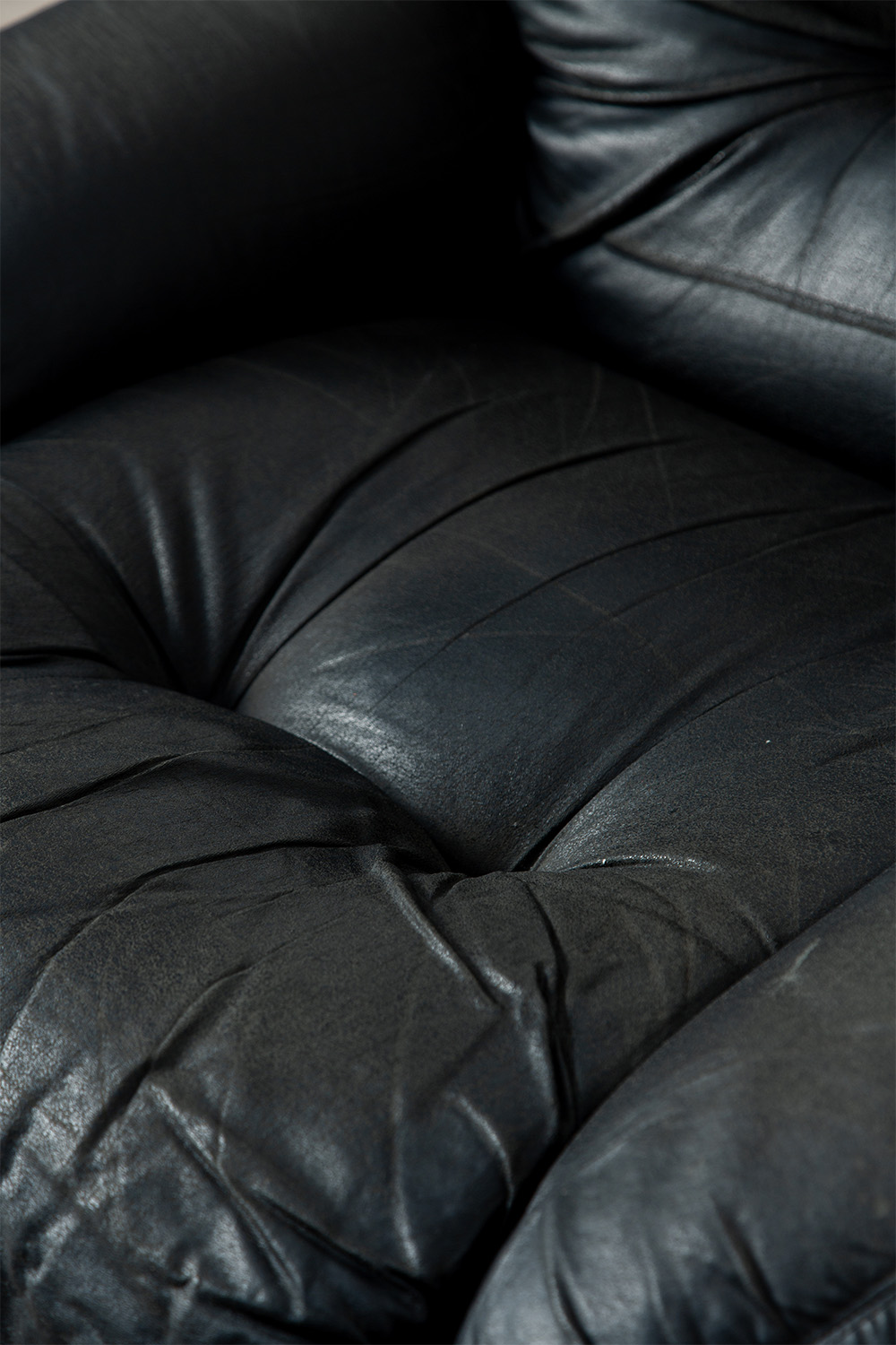 ‘Okay’ Sofa by Adriano Piazzesi in Leather and Chrome