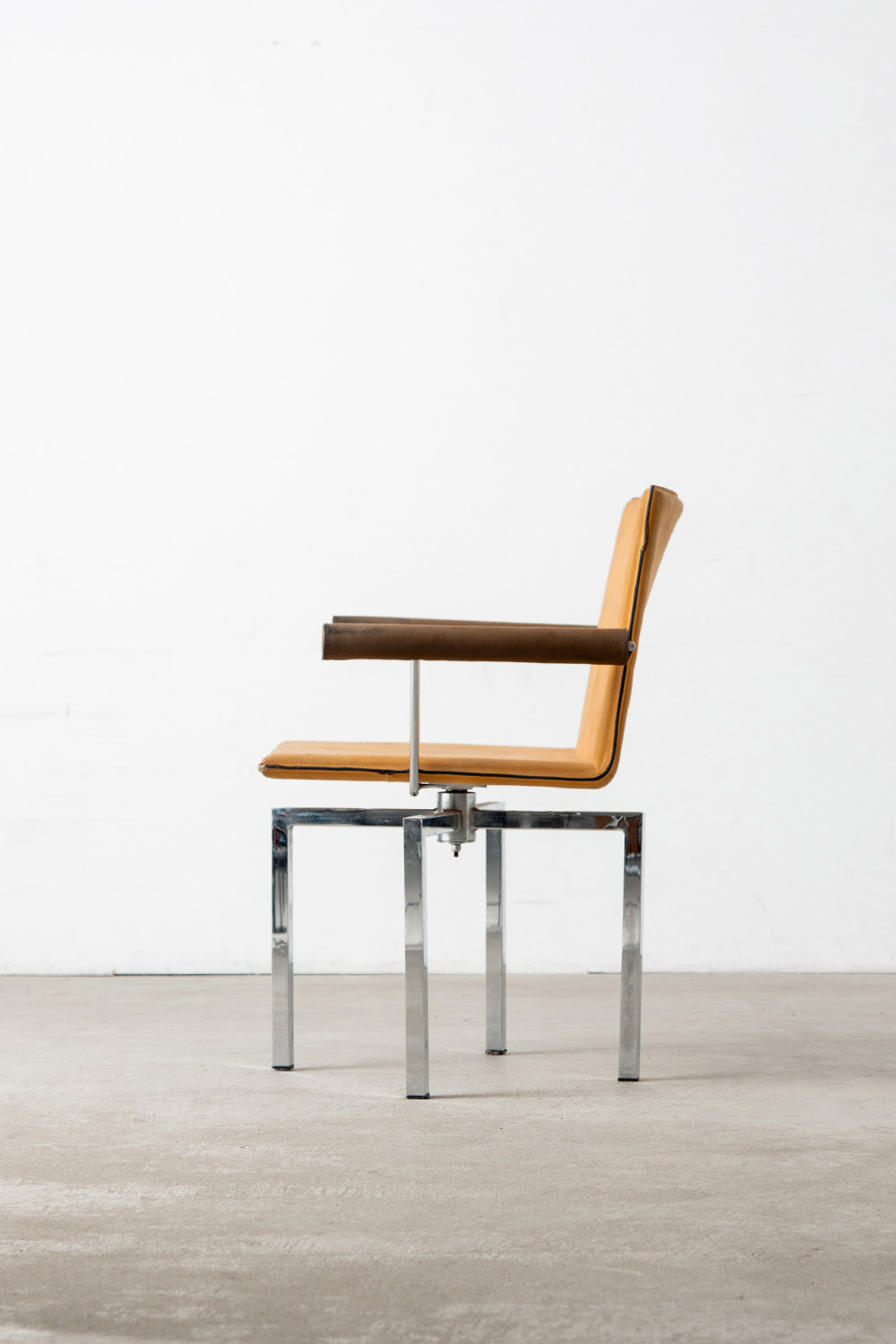 Dining Chair in Suede and Stainless