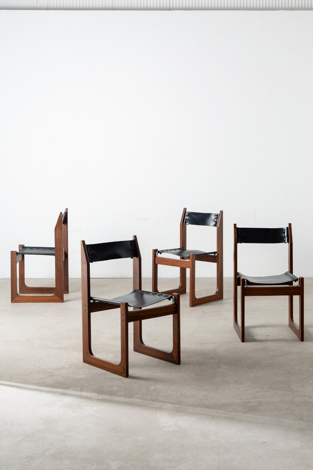 Dining Chair in Wood and Leather