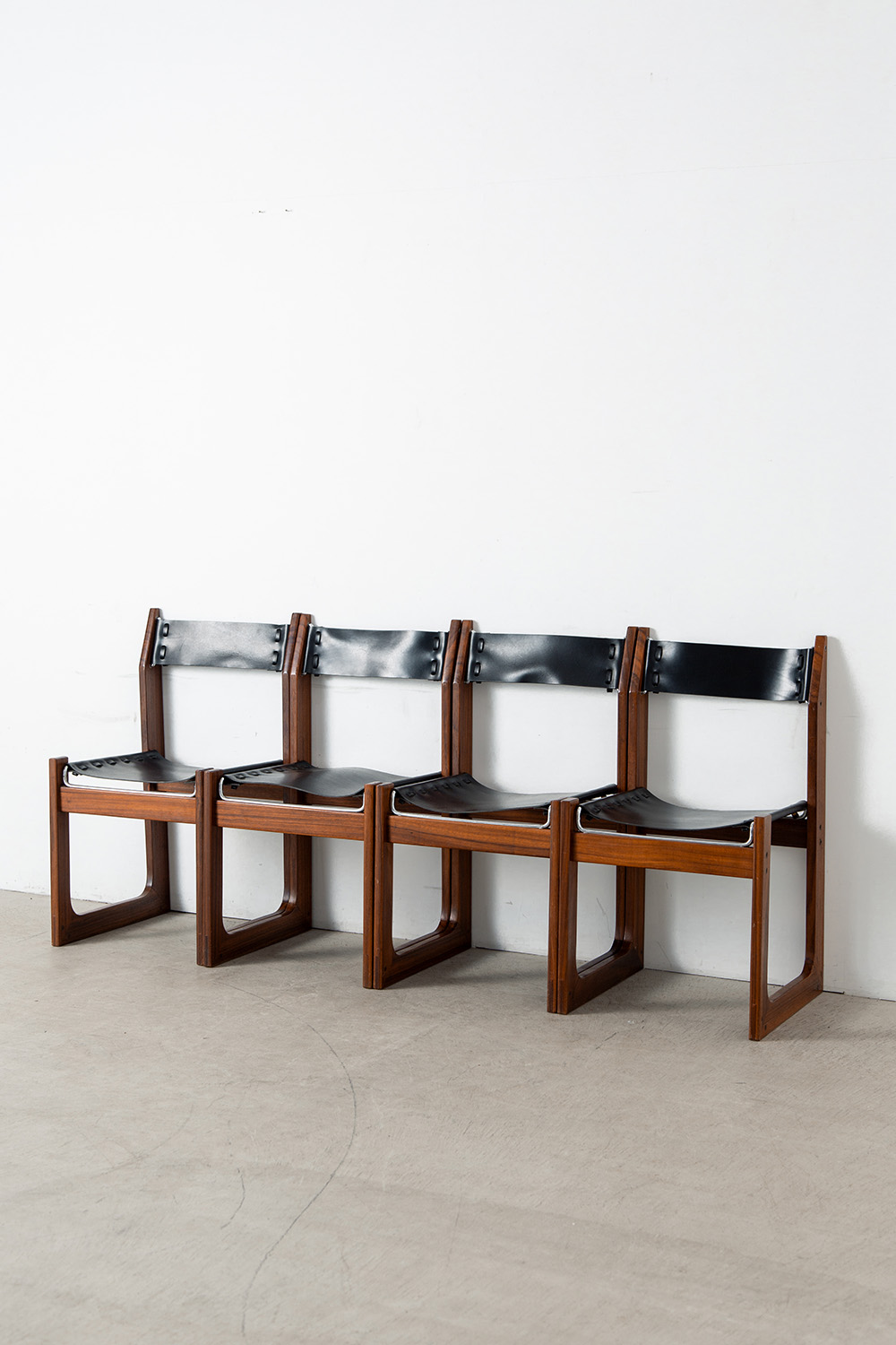 Dining Chair in Wood and Leather