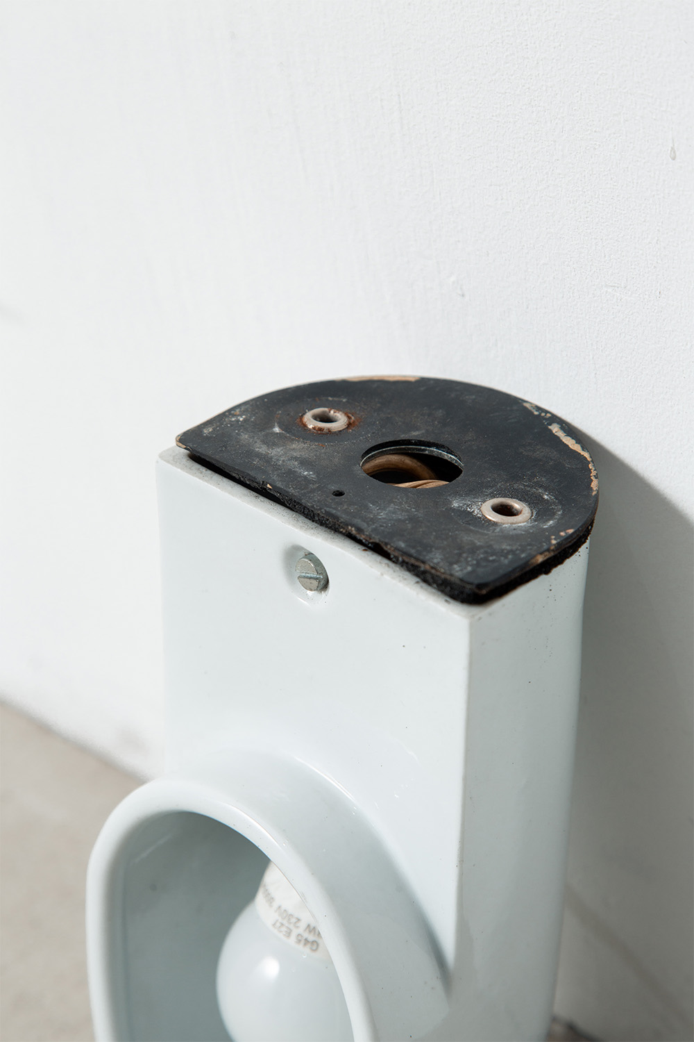 ‘Pafo’ Wall Lamp by Ernesto Gismondi for Artemide in Ceramic
