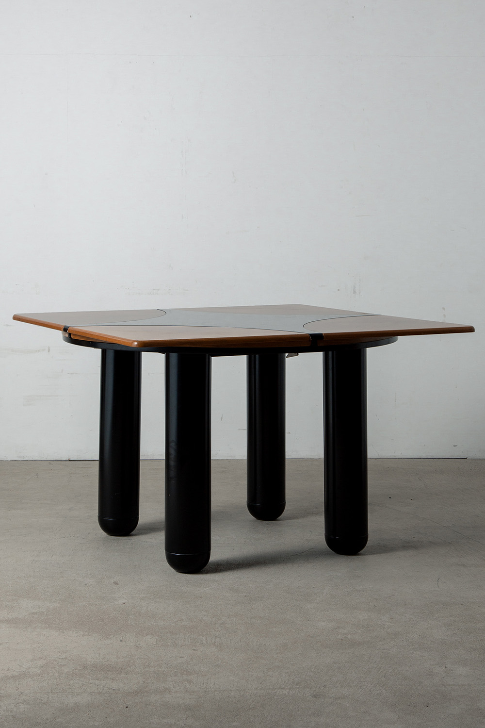 Extension Dining Table in Wood