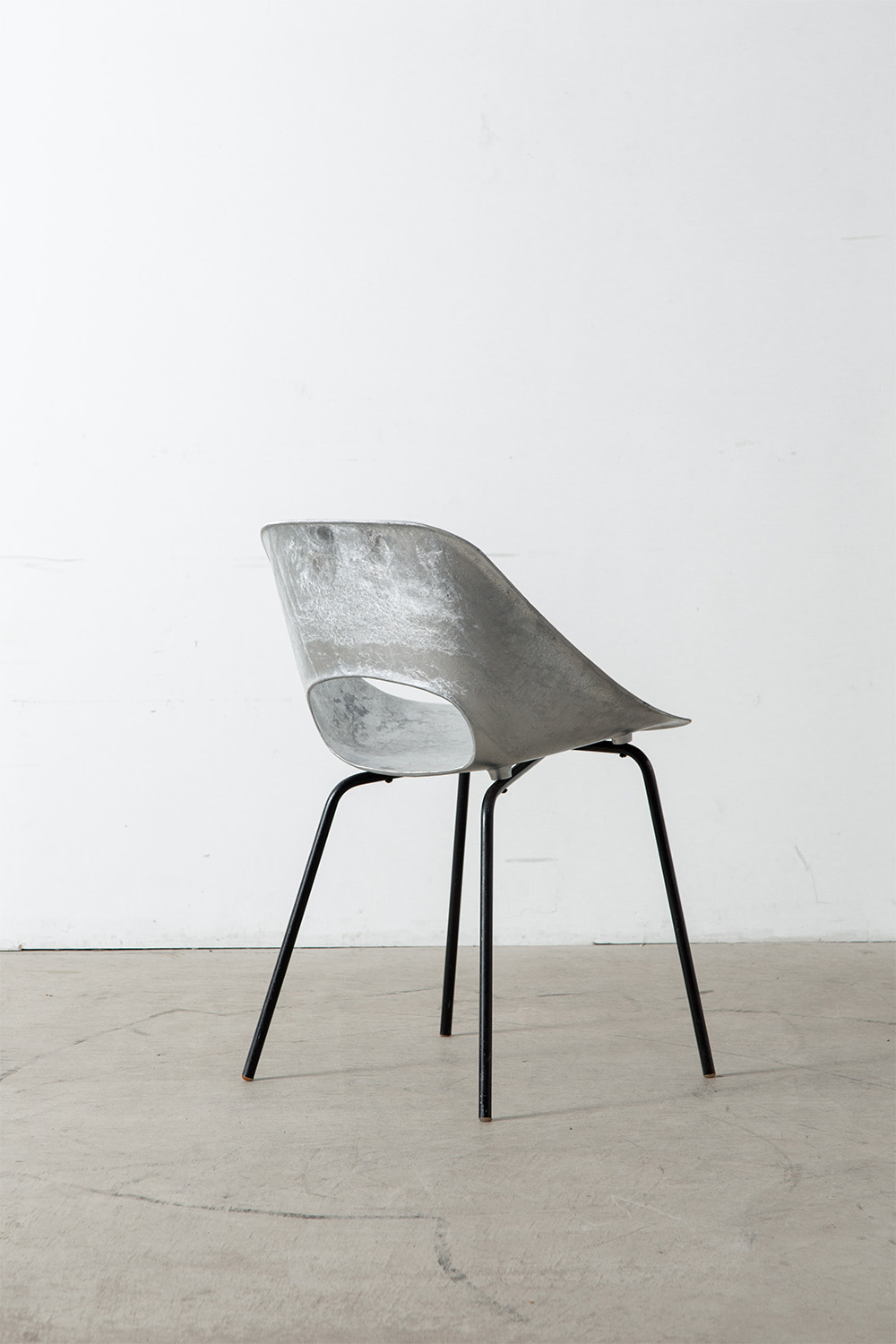 ‘Tulip’ Chair by Pierre Guariche for Steiner in Aluminium and Steel