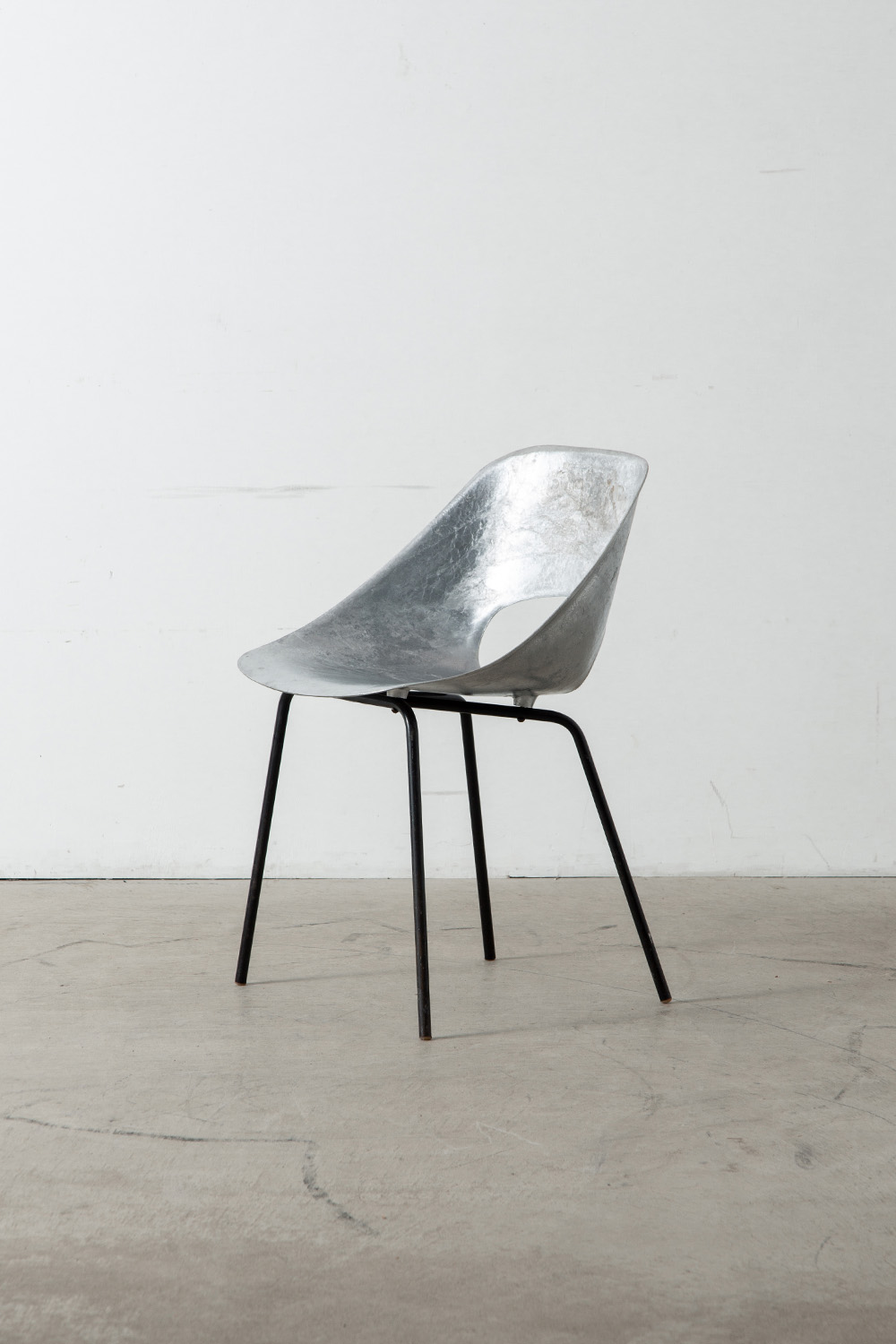 ‘Tulip’ Chair by Pierre Guariche for Steiner in Aluminium and Steel