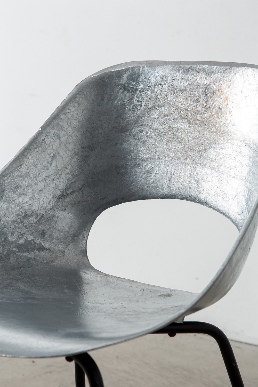 ‘Tulip’ Chair by Pierre Guariche for Steiner in Aluminium and Steel
