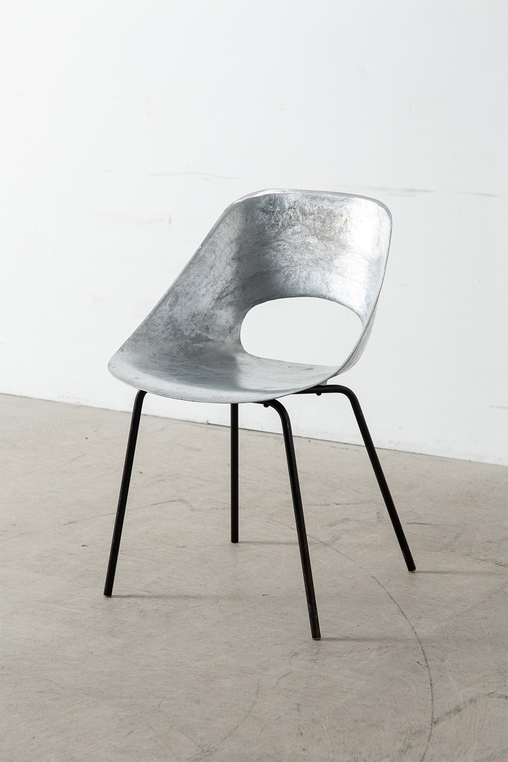 ‘Tulip’ Chair by Pierre Guariche for Steiner in Aluminium and Steel