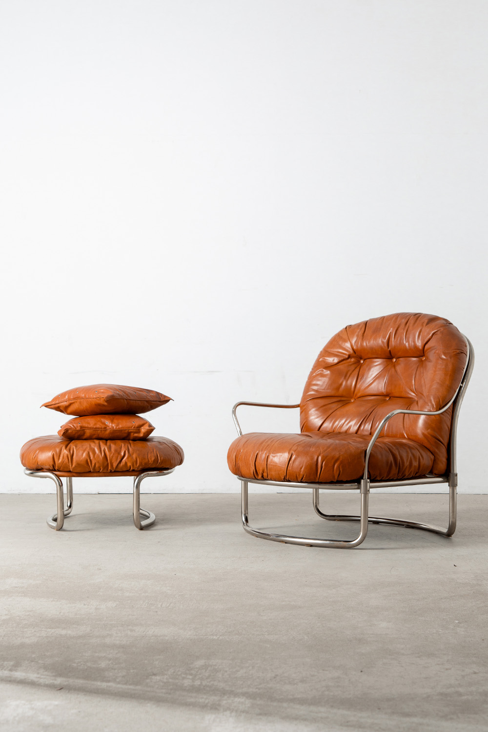 ‘915’ Lounge Chair & Ottoman Set by Carlo De Carli for Cinova in Leather and Chrome