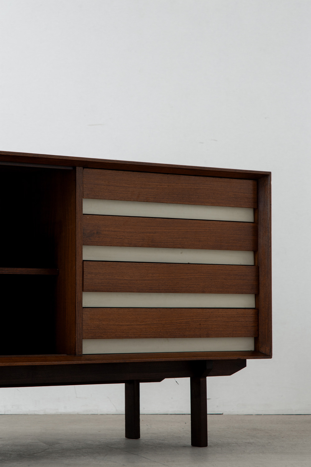 Sideboad,STORAGE,MID-CENTURY MODERN,Netherlands,オランダ,stoop,topso,清澄白河,Antique,Vintage,Interior Design,アンティーク,ビンテージ,ヴィンテージ,家具,雑貨,インテリア,店舗什器,設計,インテリアデザイン,内装,什器,店舗設計,ギャラリー,デザイナーズ家具,ショールーム