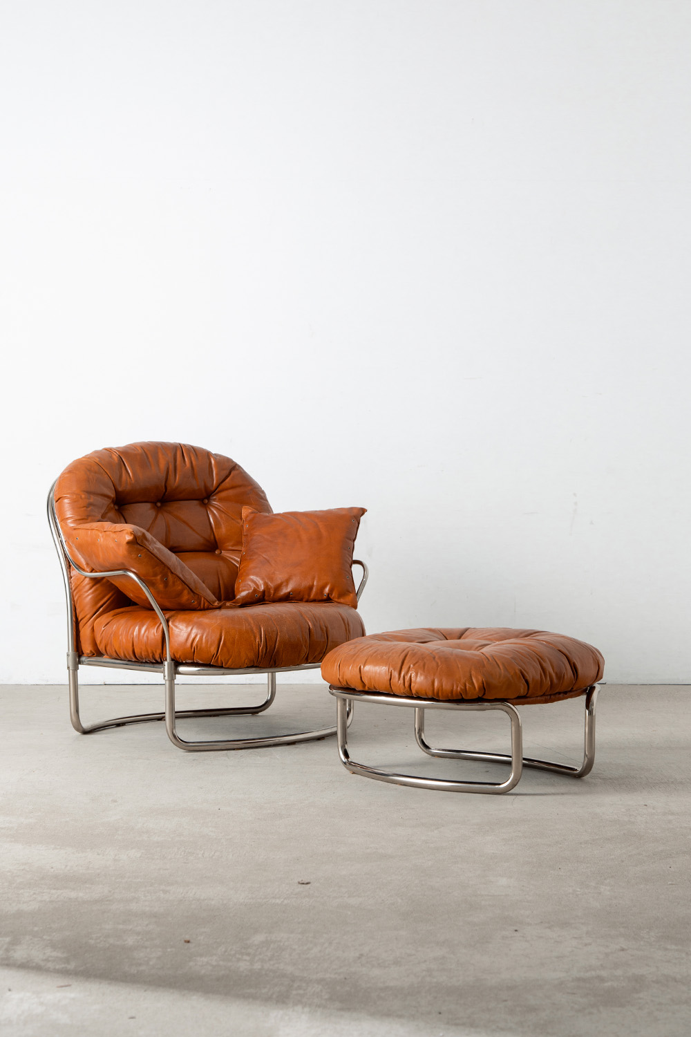‘915’ Lounge Chair & Ottoman Set by Carlo De Carli for Cinova in Leather and Chrome