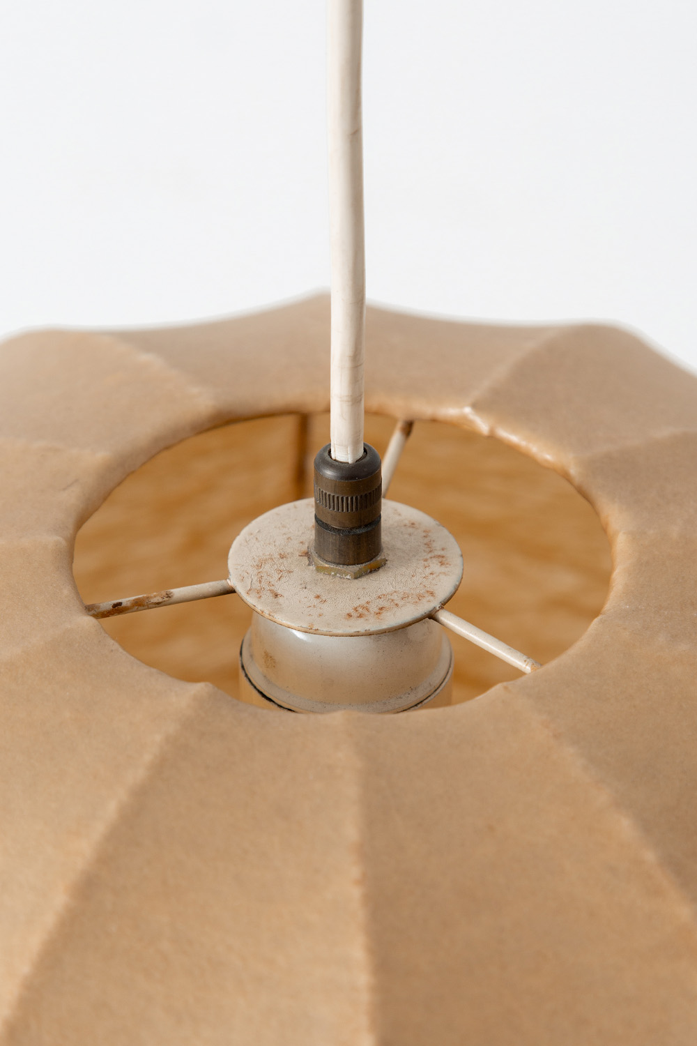 Cocoon Pendant Lamp in Resin and Plastic