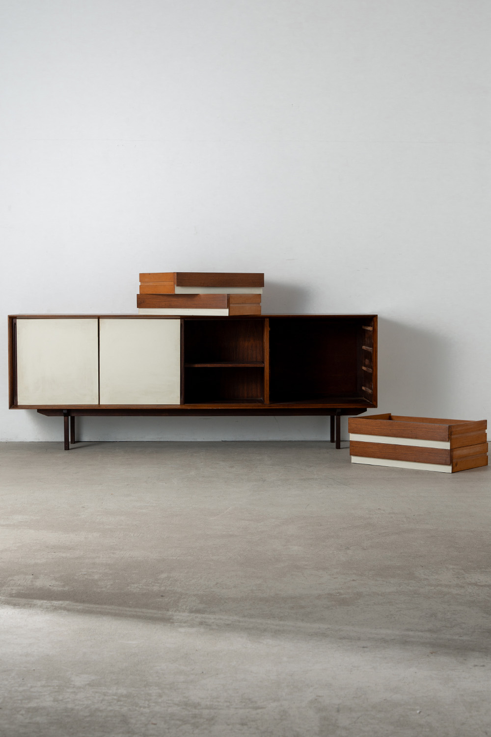 Sideboad,STORAGE,MID-CENTURY MODERN,Netherlands,オランダ,stoop,topso,清澄白河,Antique,Vintage,Interior Design,アンティーク,ビンテージ,ヴィンテージ,家具,雑貨,インテリア,店舗什器,設計,インテリアデザイン,内装,什器,店舗設計,ギャラリー,デザイナーズ家具,ショールーム