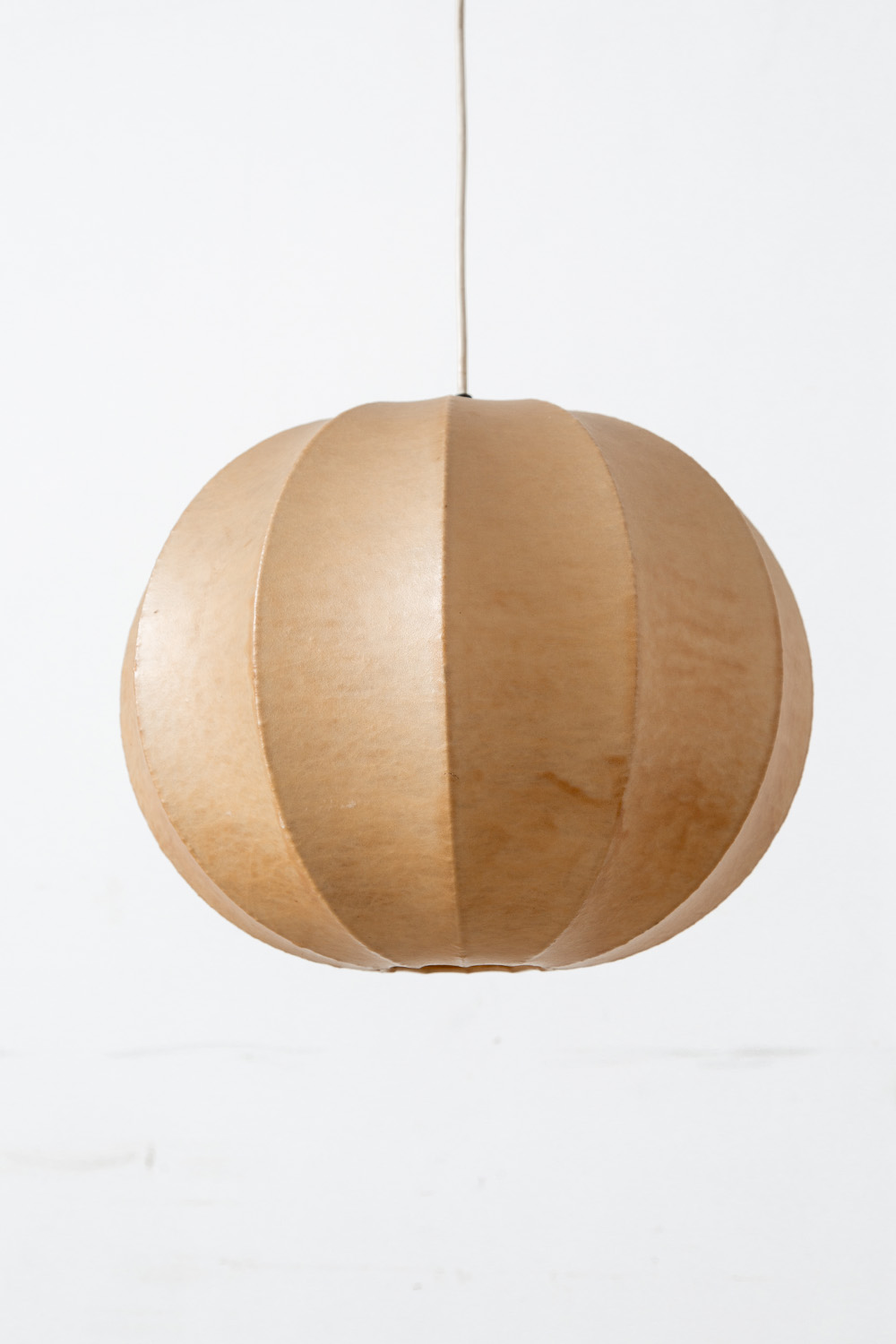 Cocoon Pendant Lamp in Resin and Plastic