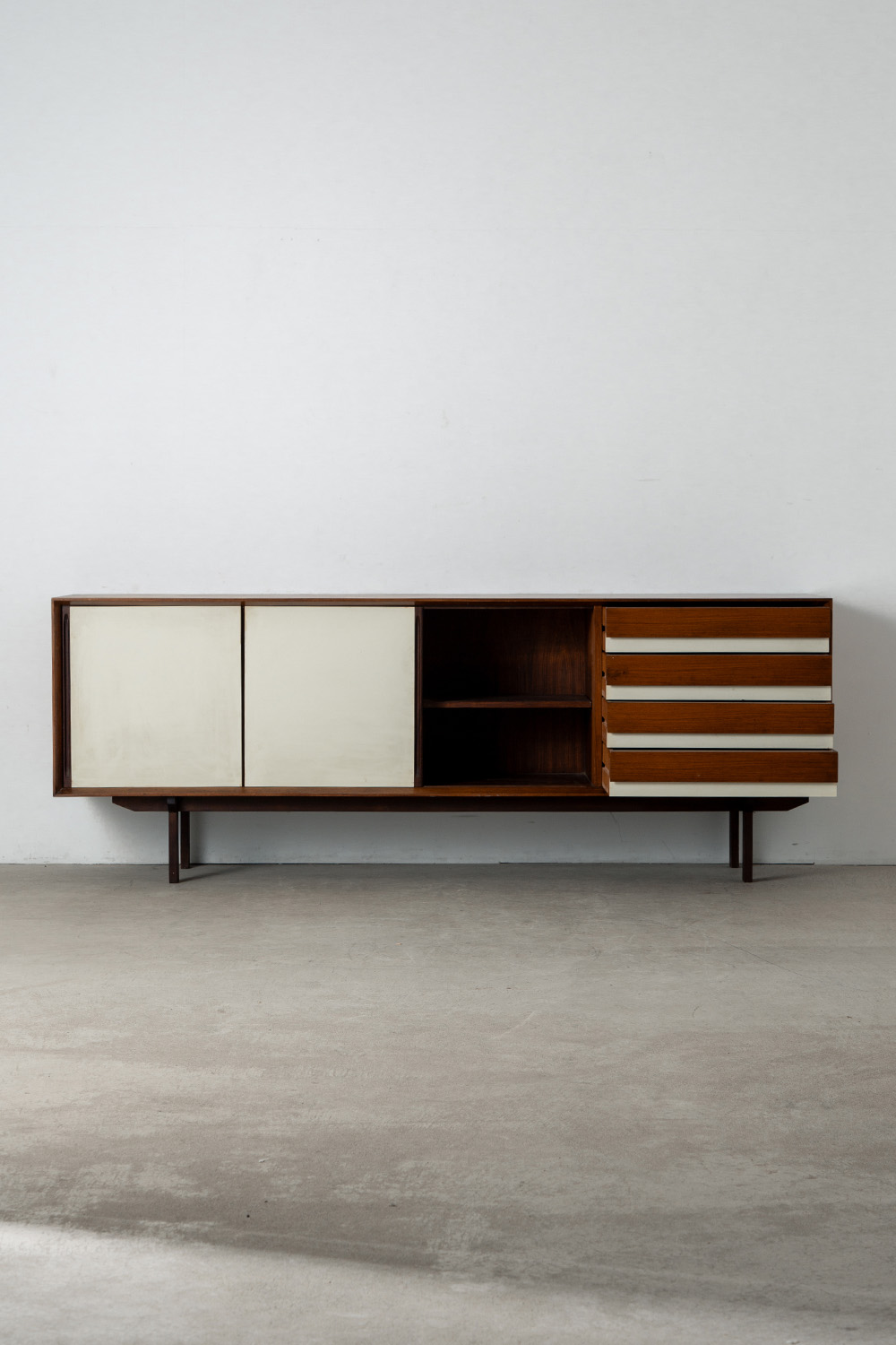 Sideboad,STORAGE,MID-CENTURY MODERN,Netherlands,オランダ,stoop,topso,清澄白河,Antique,Vintage,Interior Design,アンティーク,ビンテージ,ヴィンテージ,家具,雑貨,インテリア,店舗什器,設計,インテリアデザイン,内装,什器,店舗設計,ギャラリー,デザイナーズ家具,ショールーム