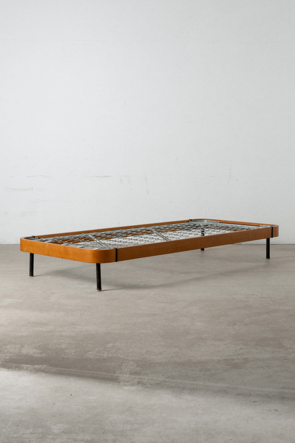 Day Bed by Gio Ponti in Wood , Steel , Brass , Rubber and Fabric