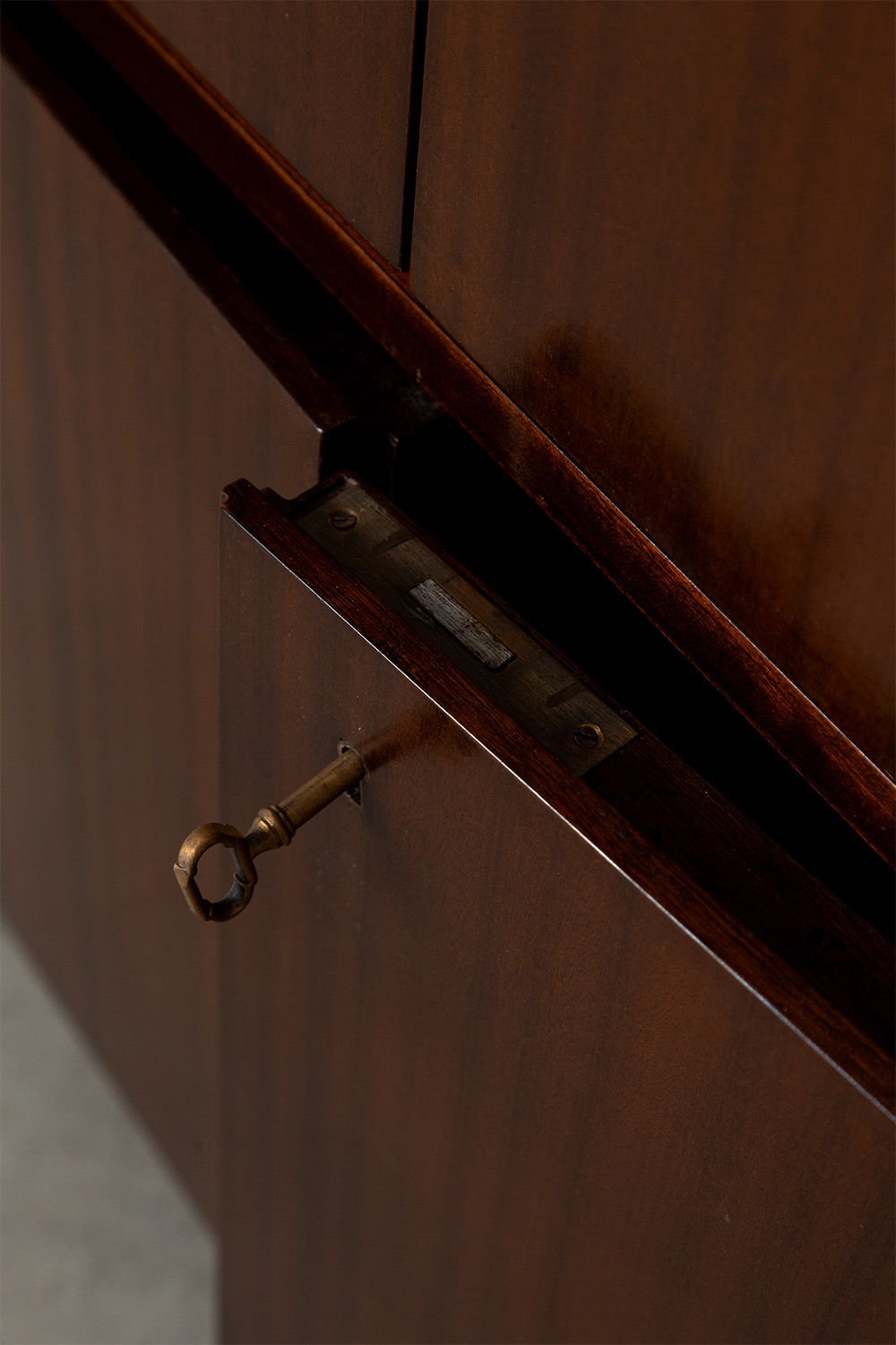 Cabinet,キャビネット,Storage,ストレージ,Italy,イタリア,stoop,topso,清澄白河,Antique,Vintage,Interior Design,アンティーク,ビンテージ,ヴィンテージ,家具,雑貨,インテリア,店舗什器,設計,インテリアデザイン,内装,什器,店舗設計,ギャラリー,デザイナーズ家具,ショールーム
