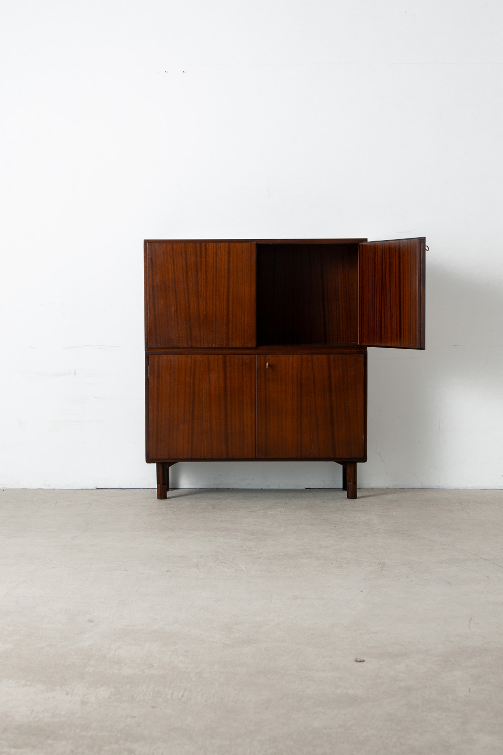 Cabinet,キャビネット,Storage,ストレージ,Italy,イタリア,stoop,topso,清澄白河,Antique,Vintage,Interior Design,アンティーク,ビンテージ,ヴィンテージ,家具,雑貨,インテリア,店舗什器,設計,インテリアデザイン,内装,什器,店舗設計,ギャラリー,デザイナーズ家具,ショールーム