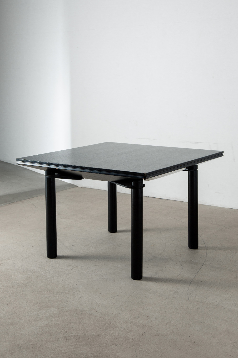 Extension Dining Table in Wood