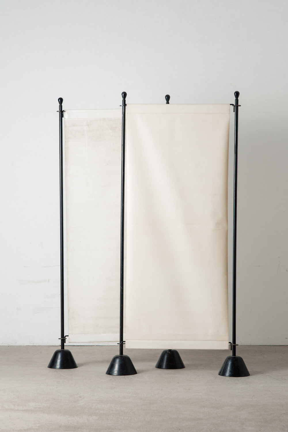 ‘Servento’ Screen by Achille Castiglioni for Zanotta in Rubberized Fabric , Steel and Plastic