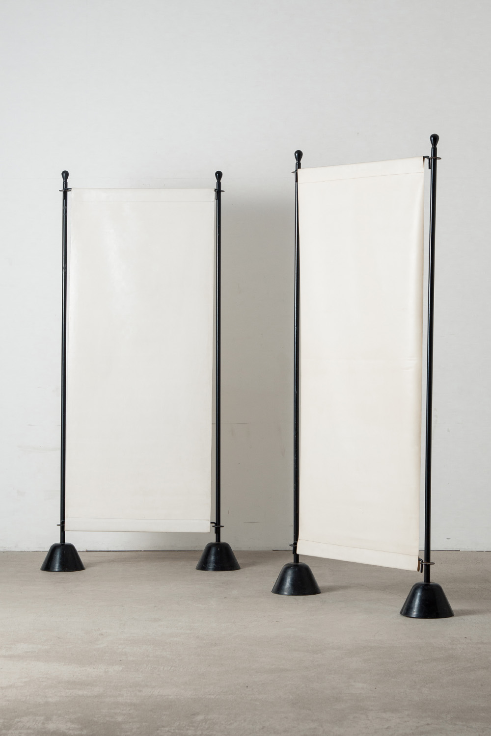 ‘Servento’ Screen by Achille Castiglioni for Zanotta in Rubberized Fabric , Steel and Plastic