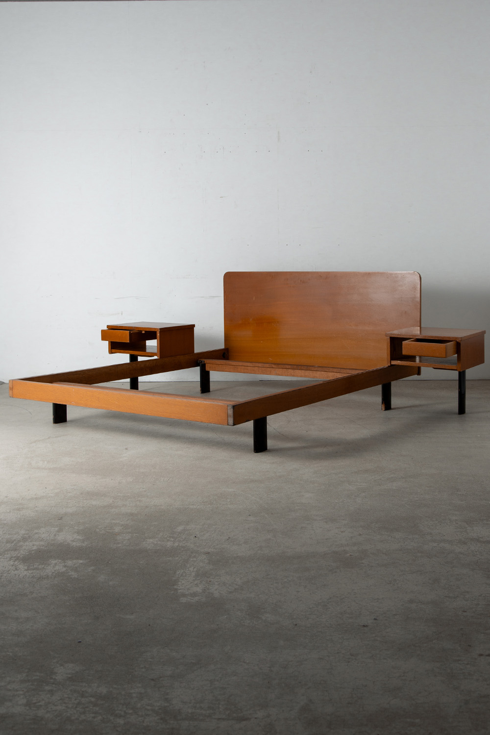 Bed Frame,ベッドフレーム,France,フランス,清澄白河,Antique,Vintage,Interior Design,stoop,topso,アンティーク,ビンテージ,ヴィンテージ,家具,雑貨,インテリア,店舗什器,設計,インテリアデザイン,内装,什器,店舗設計,ギャラリー,デザイナーズ家具,ショールーム