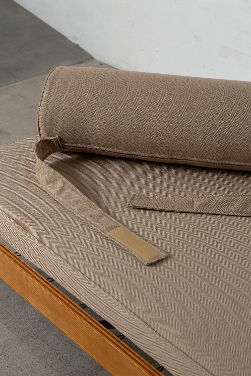 Day Bed by Gio Ponti in Wood , Steel , Brass , Rubber and Fabric