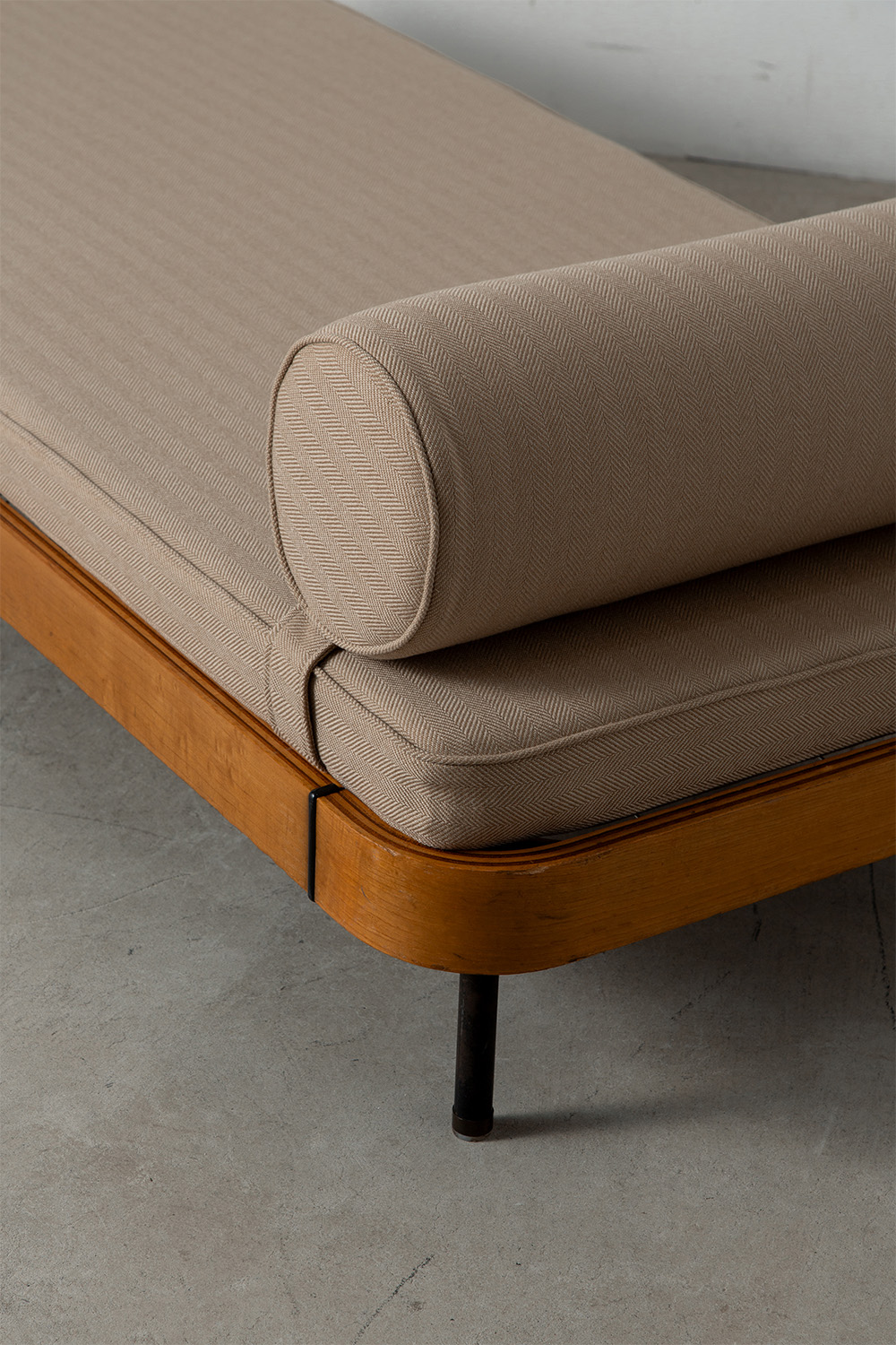 Day Bed by Gio Ponti in Wood , Steel , Brass , Rubber and Fabric