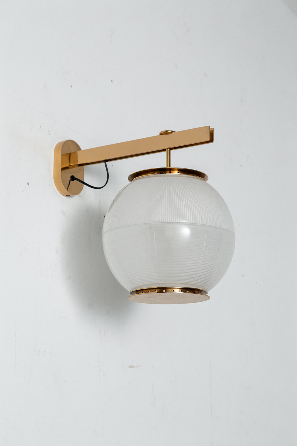 Doppio Vetro Applique Wall Lamp by Ignazio Gardella for TATO in Brass and Glass