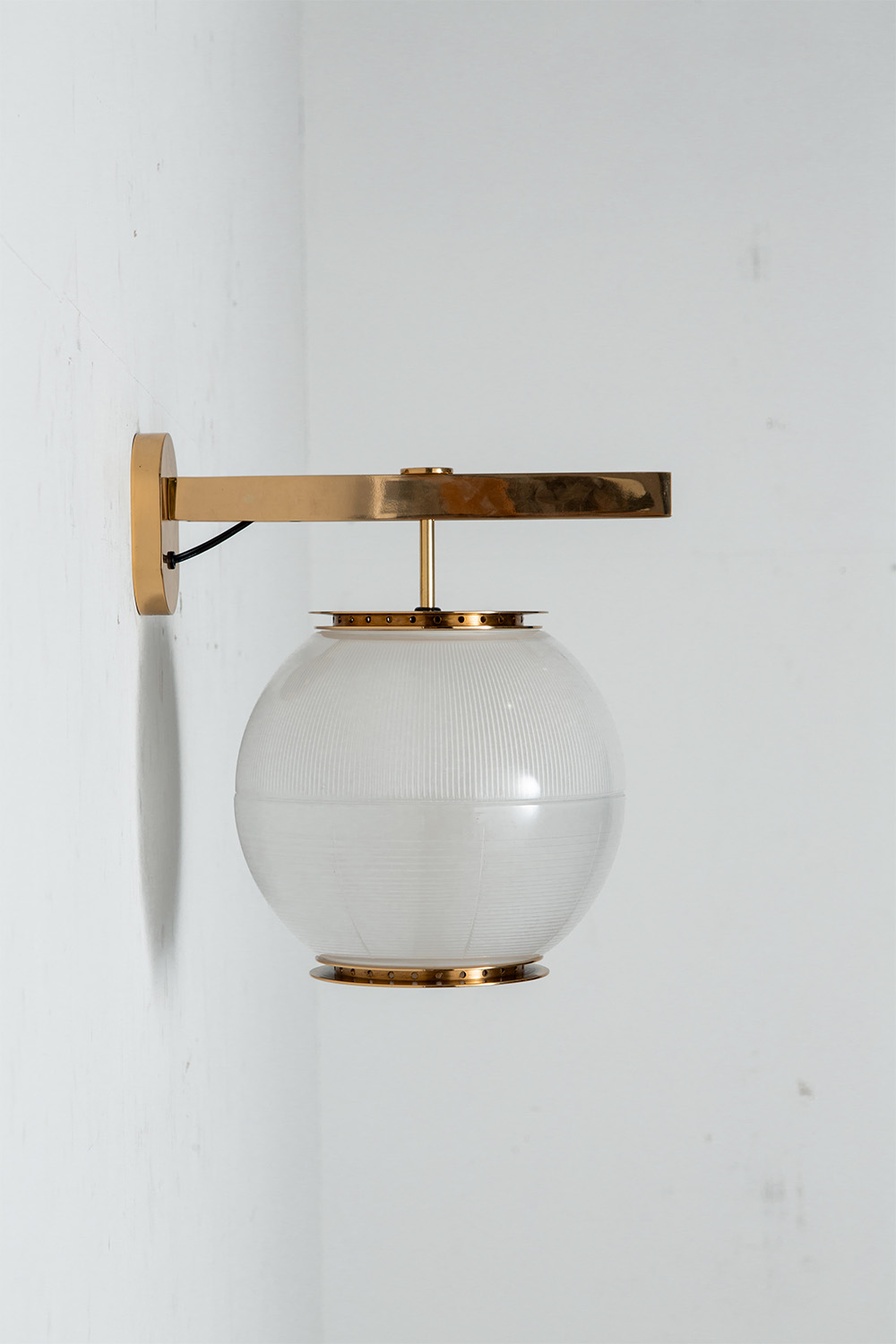 Doppio Vetro Applique Wall Lamp by Ignazio Gardella for TATO in Brass and Glass