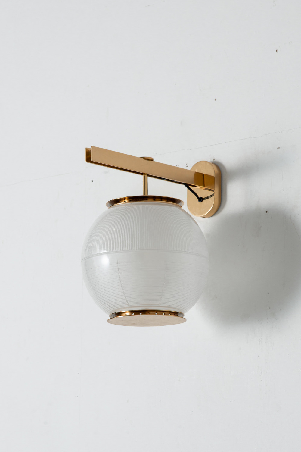 Doppio Vetro Applique Wall Lamp by Ignazio Gardella for TATO in Brass and Glass