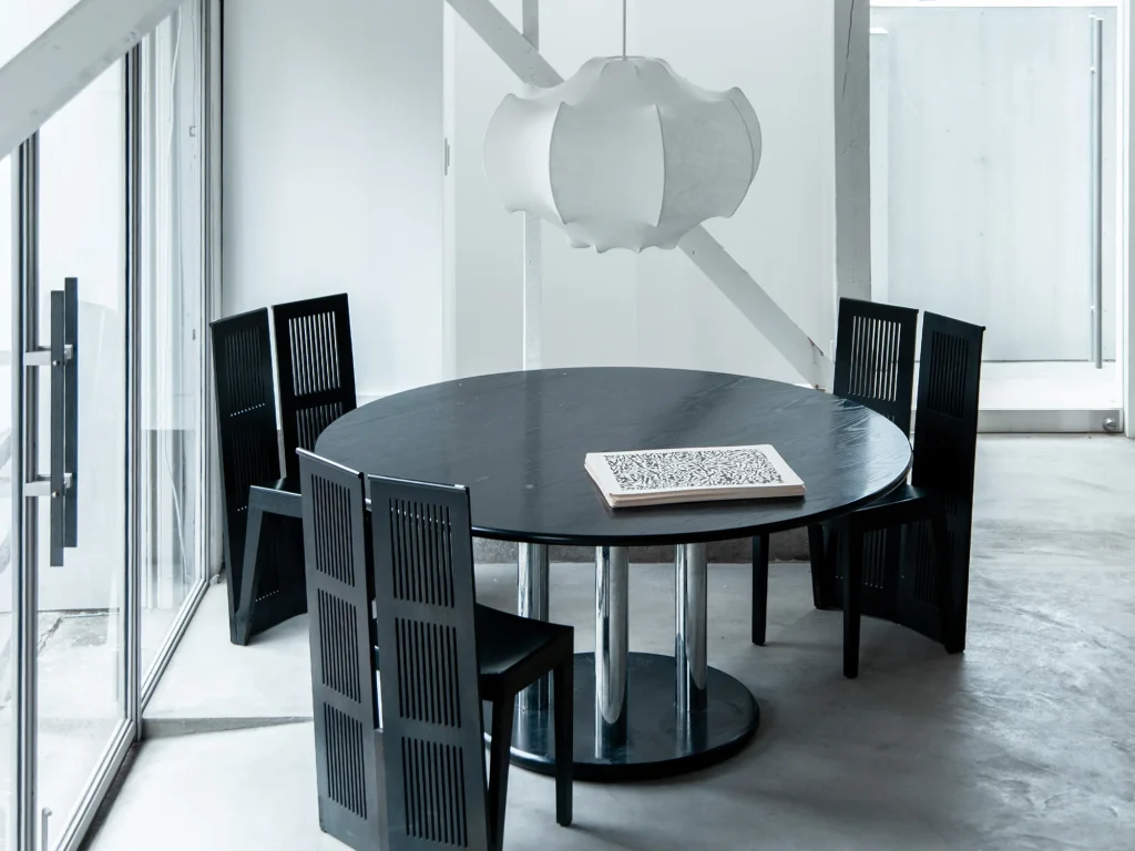 1962年創業、以来イタリアを代表する照明ブランド、FLOS（フロス）の取り扱いがスタートしました。