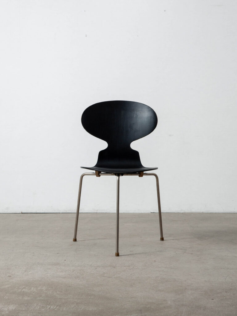 ‘Ant’ Chair by Arne Jacobsen for Fritz Hansen in Wood and Steel